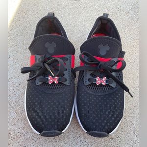 New balance, Minnie mouse walking shoe